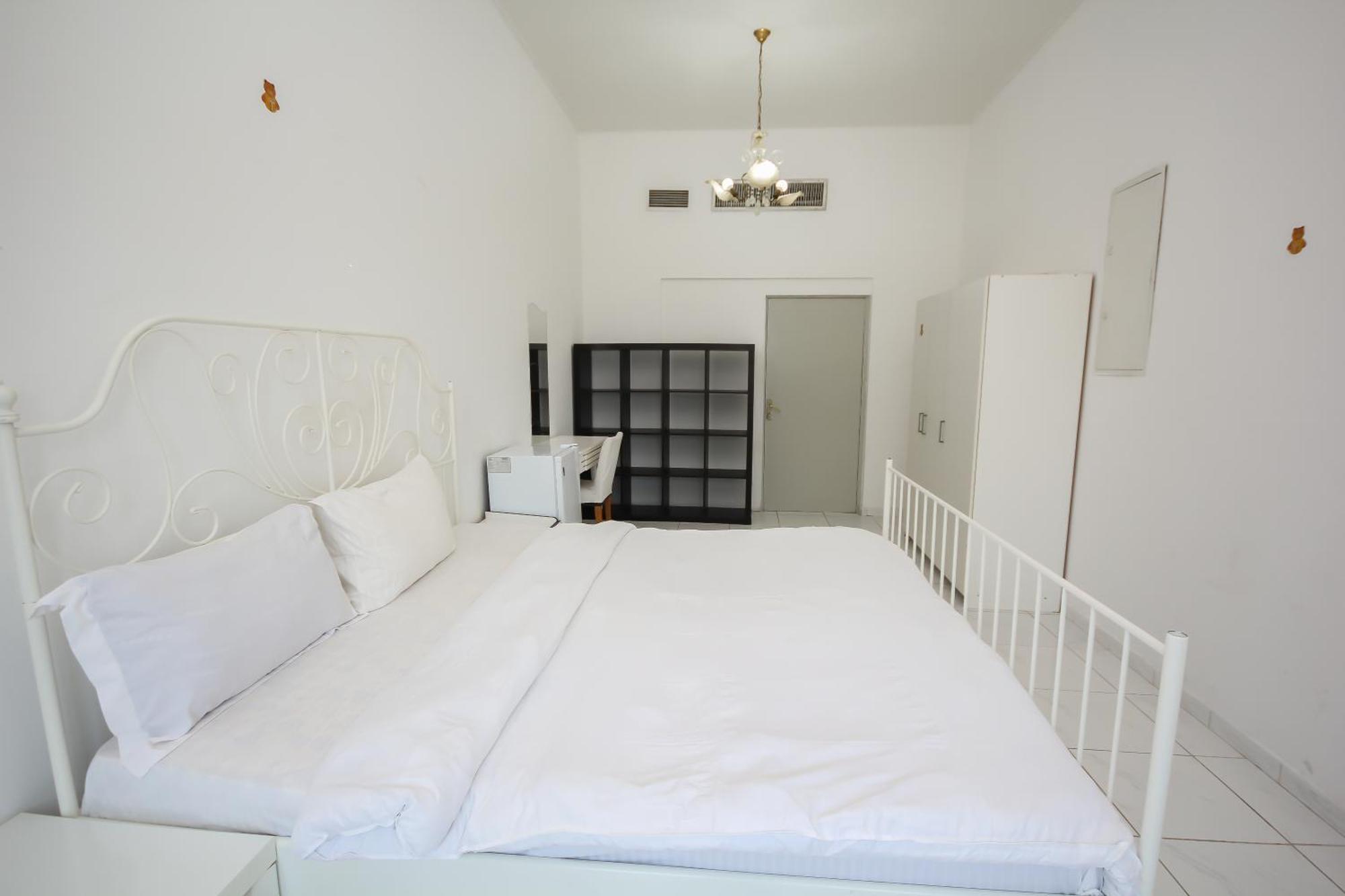 Comfortable Private Rooms In Compound Housing Dubai Eksteriør billede