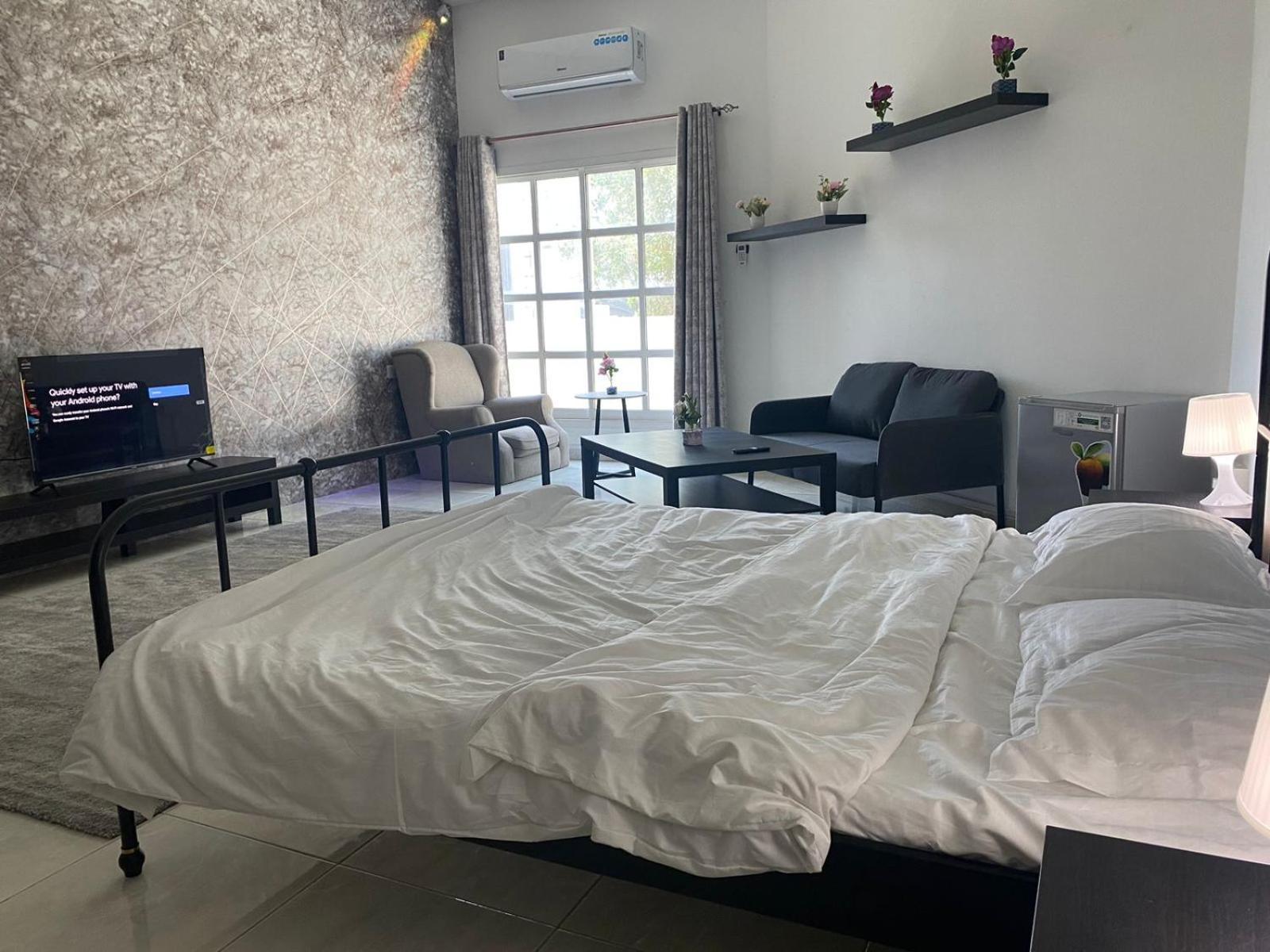 Comfortable Private Rooms In Compound Housing Dubai Eksteriør billede